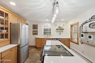 421 Shehawken Rd, Preston Park, PA 18455 - Photo 9
