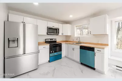 5231 Woodbridge Drive E, Bushkill, PA 18324 - Photo 7