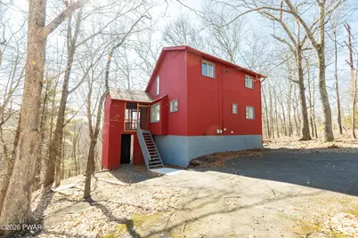 5231 Woodbridge Drive E, Bushkill, PA 18324 - Photo 1