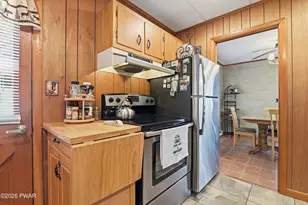 140 Timber Ridge Cir, Greentown, PA 18426 - Photo 17