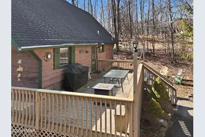 140 Timber Ridge Circle, Greentown, PA 18426 - Photo 3