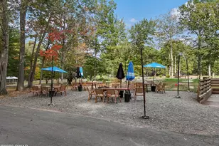 140 Timber Ridge Cir, Greentown, PA 18426 - Photo 101