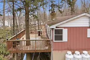 221 W Shore Dr, Hawley, PA 18428 - Photo 21
