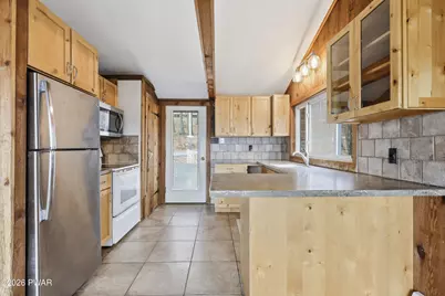 221 W Shore Drive, Hawley, PA 18428 - Photo 19