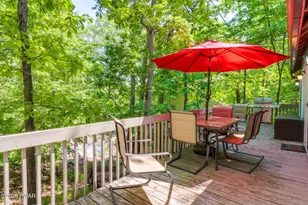 111 Park Ct, Bushkill, PA 18324 - Photo 3