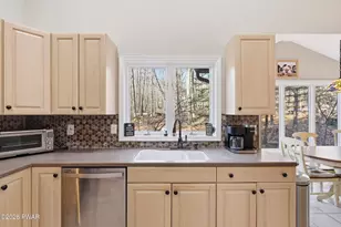 1197 Dewberry Dr, Hawley, PA 18428 - Photo 11