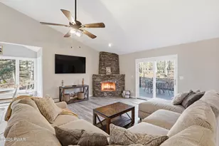 1197 Dewberry Dr, Hawley, PA 18428 - Photo 7