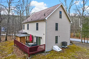 6293 Decker Rd, Bushkill, PA 18324 - Photo 5