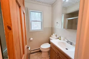 811 Hickory Ct, Lords Valley, PA 18428 - Photo 9