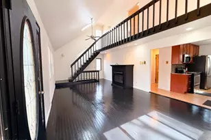 811 Hickory Ct, Lords Valley, PA 18428 - Photo 3