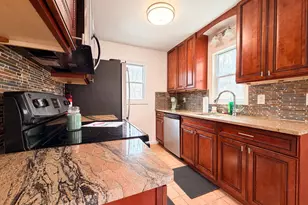 811 Hickory Ct, Lords Valley, PA 18428 - Photo 5