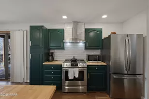 115 Marina Village Ln, Greentown, PA 18426 - Photo 17