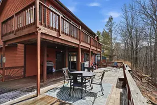 115 Marina Village Ln, Greentown, PA 18426 - Photo 25