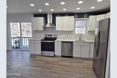 805 Pastern Court, Hawley, PA 18428 - Photo 9