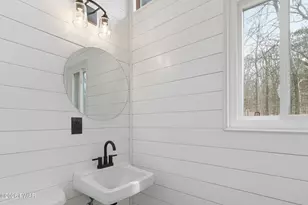 304 Forest Dr, Lords Valley, PA 18428 - Photo 19