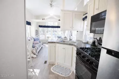 127 Birchy Brook Drive, Milford, PA 18337 - Photo 11