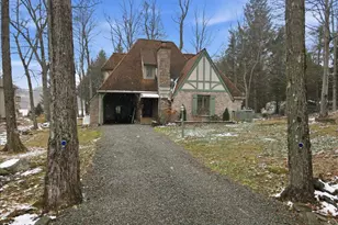 101 Cherry Point Cir, Canadensis, PA 18325 - Photo 3