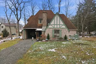 101 Cherry Point Cir, Canadensis, PA 18325 - Photo 5