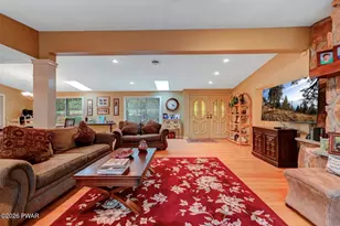 809 Blackbirch Ct, Lords Valley, PA 18428 - Photo 11