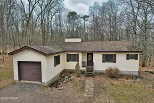 214 Lower Lakeview Dr, Hawley, PA 18428 - Photo 1