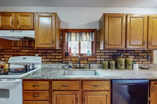 214 Lower Lakeview Dr, Hawley, PA 18428 - Photo 9