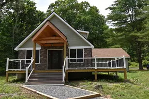 108 Stag Ct, Bushkill, PA 18324 - Photo 1
