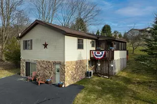 57 Glenwood Ln, Lake Ariel, PA 18436 - Photo 1