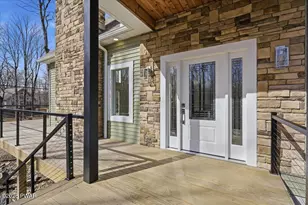 131 Sunset Dr, Greentown, PA 18426 - Photo 5