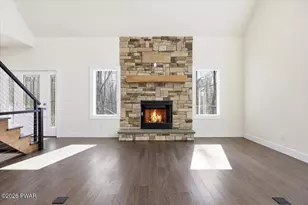 131 Sunset Dr, Greentown, PA 18426 - Photo 11