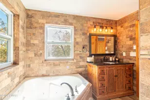 111 Woodcrest Dr, Hawley, PA 18428 - Photo 21