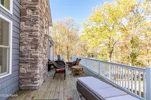 111 Woodcrest Dr, Hawley, PA 18428 - Photo 5