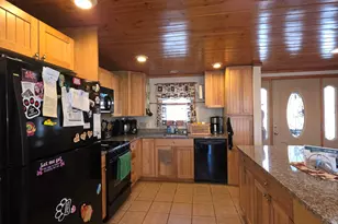 137 Gaskin Dr, Lords Valley, PA 18428 - Photo 7