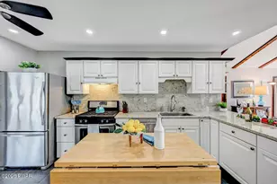 802 Sunrise Ct, Lords Valley, PA 18428 - Photo 25