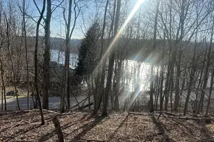 545 E Lakeview Dr E, Lake Ariel, PA 18436 - Photo 1