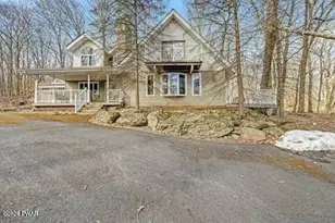 128 Gaskin Dr, Lords Valley, PA 18428 - Photo 1