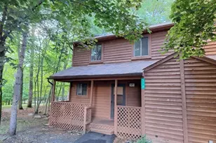 519 Wales Ct, Bushkill, PA 18324 - Photo 1