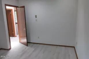 519 Wales Ct, Bushkill, PA 18324 - Photo 7