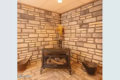 957 Rt. 6, Shohola, PA 18458 - Photo 17