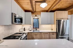 258 W Lakeview Rd, Lackawaxen, PA 18435 - Photo 17