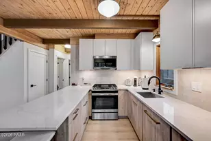 258 W Lakeview Rd, Lackawaxen, PA 18435 - Photo 21
