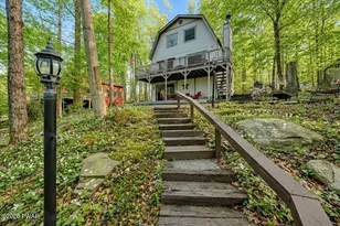 387 Lakeview Dr W, Lake Ariel, PA 18436 - Photo 1