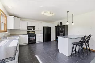 102 Loveland Dr, Tafton, PA 18464 - Photo 13