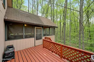 331 Chestnut Hill Dr, Lake Ariel, PA 18436 - Photo 3