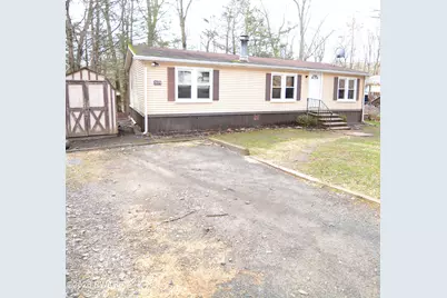 137 Oak Drive, Greentown, PA 18426 - Photo 1