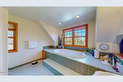 147 W Shore Road, Shohola, PA 18458 - Photo 31