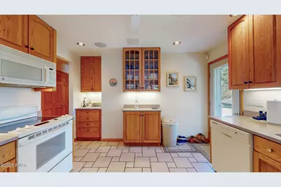 147 W Shore Road, Shohola, PA 18458 - Photo 17