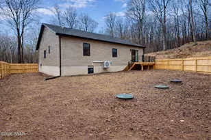 109 Pitch Pine Ln, Milford, PA 18337 - Photo 7