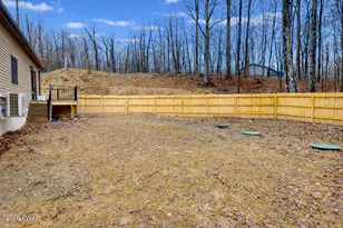 109 Pitch Pine Ln, Milford, PA 18337 - Photo 9