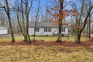 146 Tink Wig Dr, Hawley, PA 18428 - Photo 3