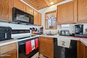 174 N Lake Dr, Dingmans Ferry, PA 18328 - Photo 23